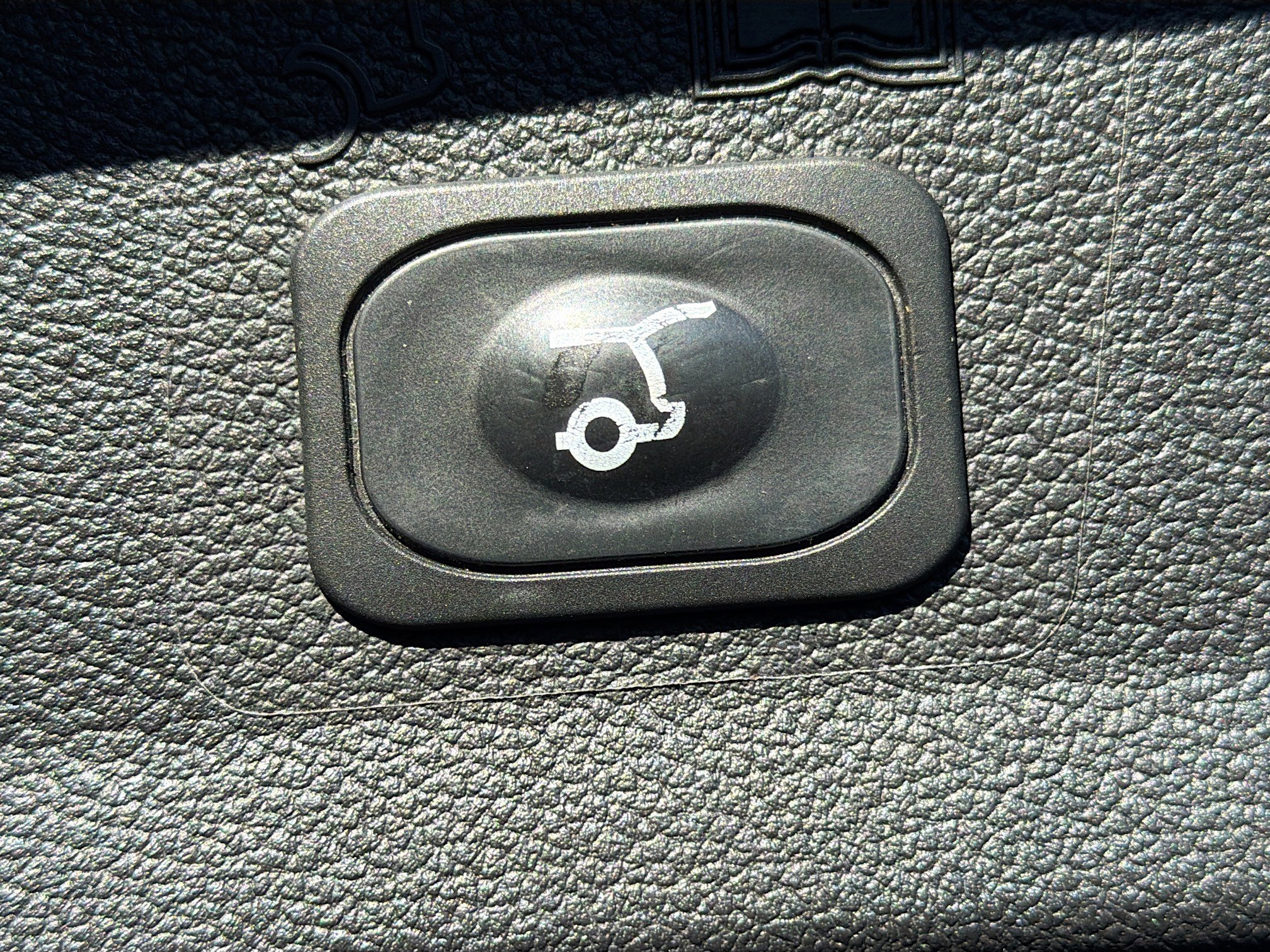 Used 2019 Ford Escape SEL image 13