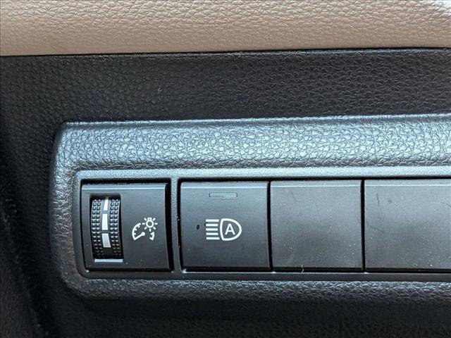 Used 2025 Toyota Corolla LE FWD image 14