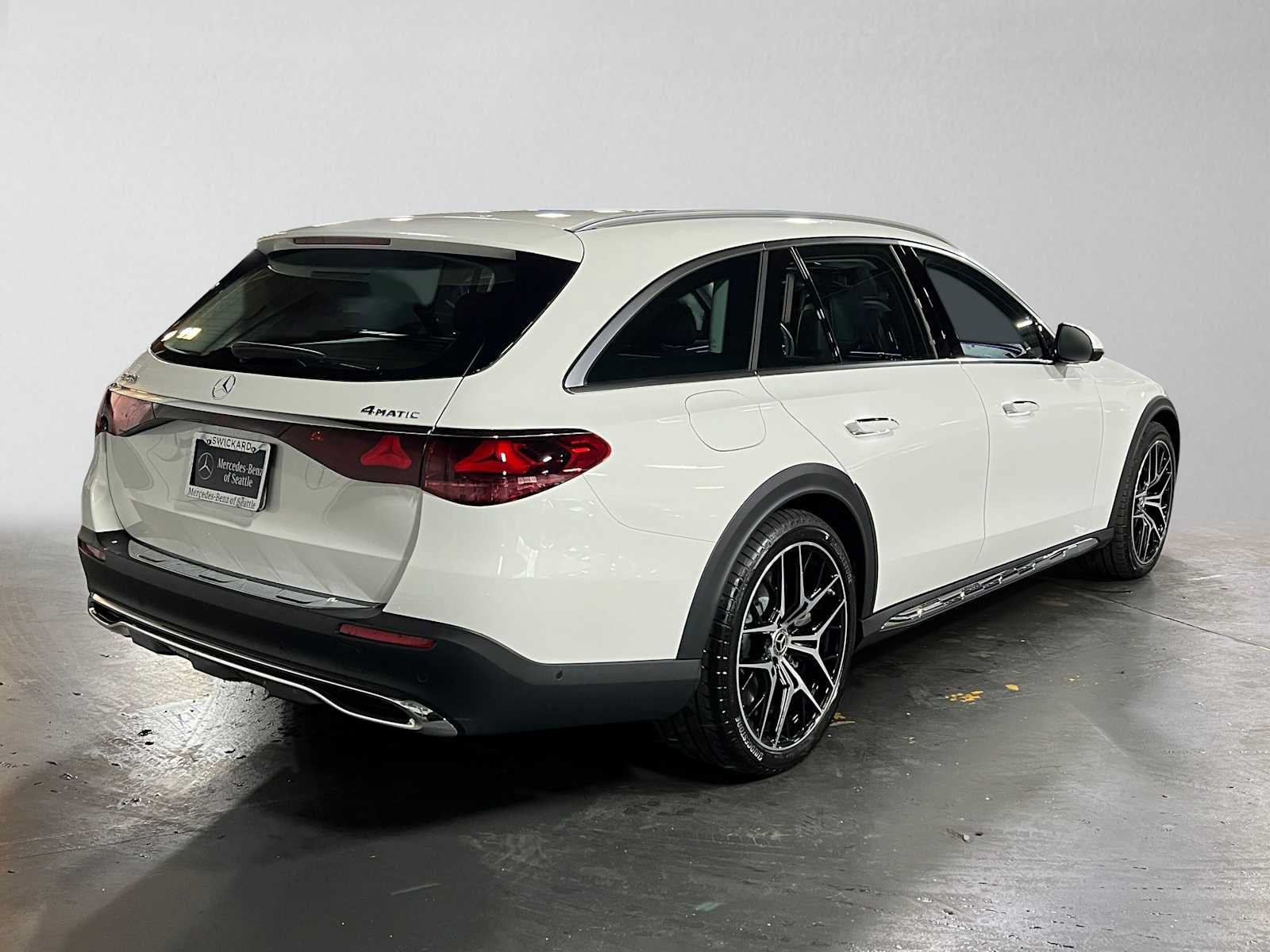Certified 2026 Mercedes-Benz E 450 4MATIC All-Terrain Wagon image 4
