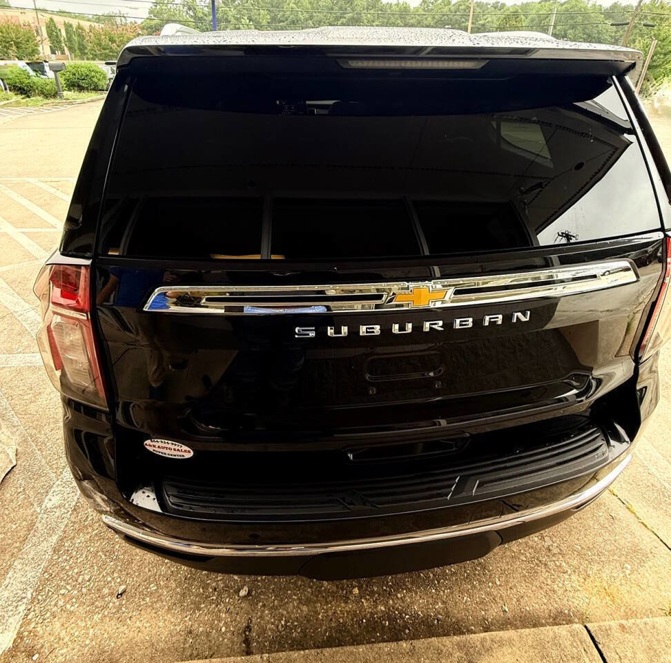 Used 2021 Chevrolet Suburban LS image 3