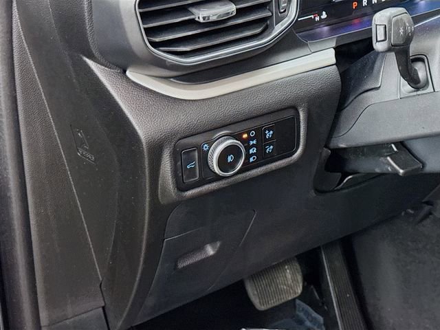 Used 2023 Ford Explorer XLT w/ Equipment Group 202A image 10