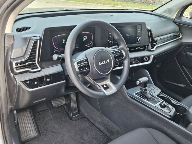 Used 2024 Kia Sportage LX image 10