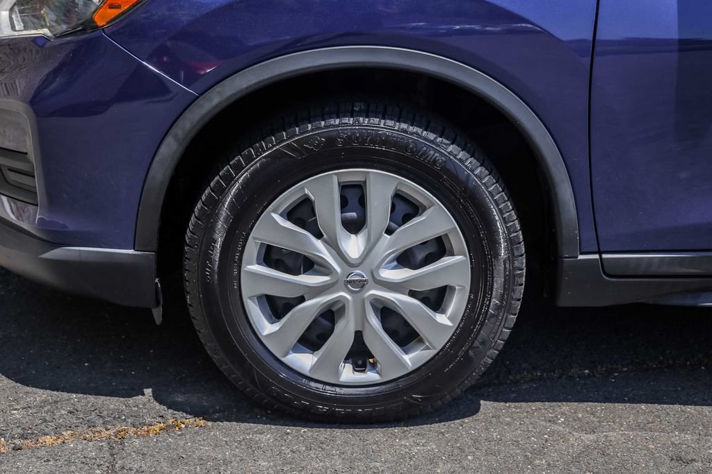 Used 2019 Nissan Rogue S AWD/4WD image 12