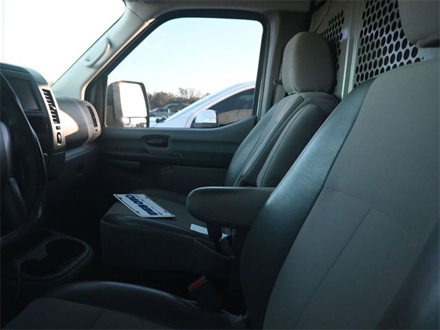 Used 2020 Nissan NV 2500 S image 7