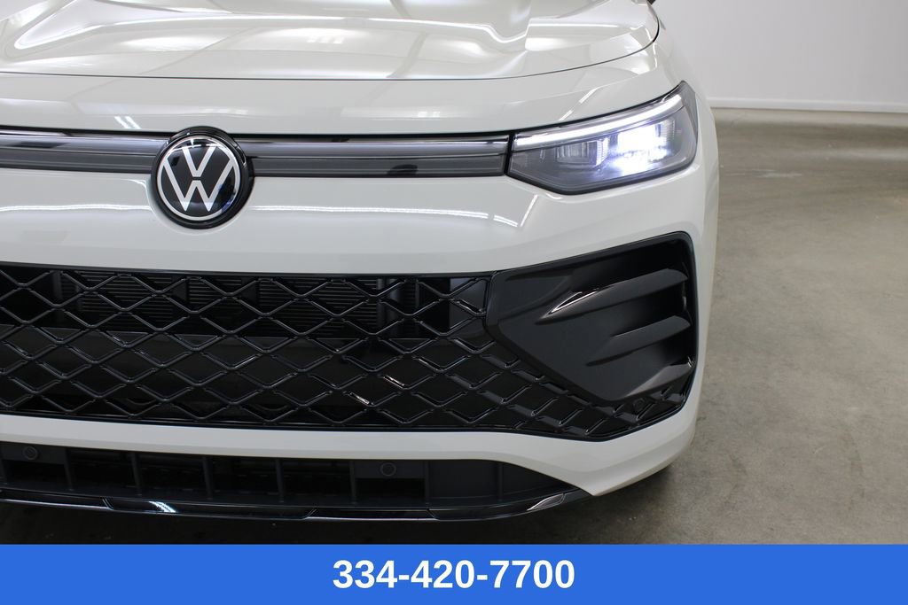 New 2026 Volkswagen Tiguan SE R-Line image 7