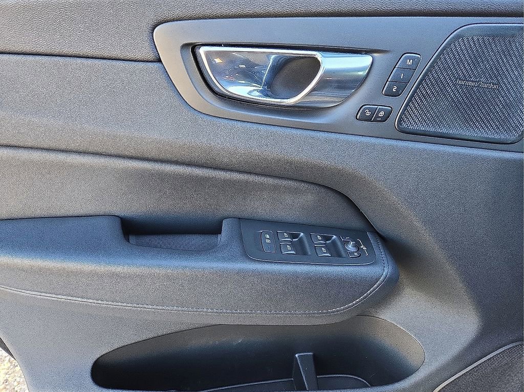 Certified 2023 Volvo XC60 B5 Plus w/ Protection Package Premier image 22