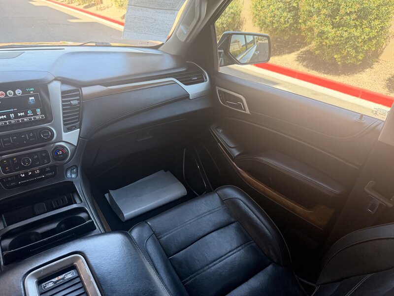 Used 2019 GMC Yukon XL Denali AWD/4WD image 29