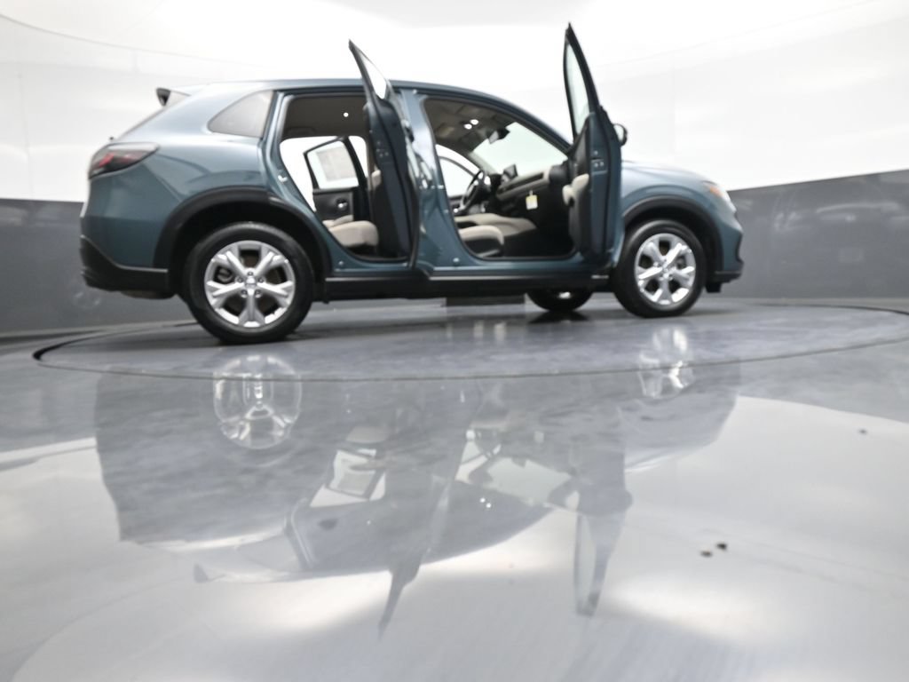 Certified 2025 Honda HR-V LX image 46
