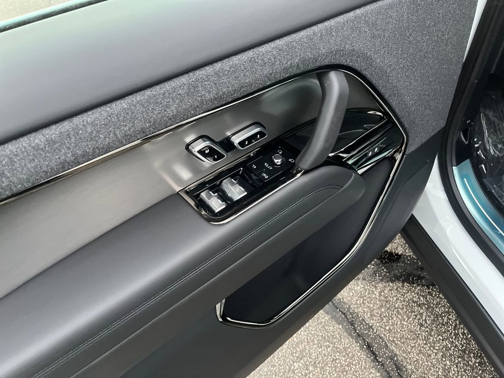 New 2026 Land Rover Range Rover Sport SE image 11