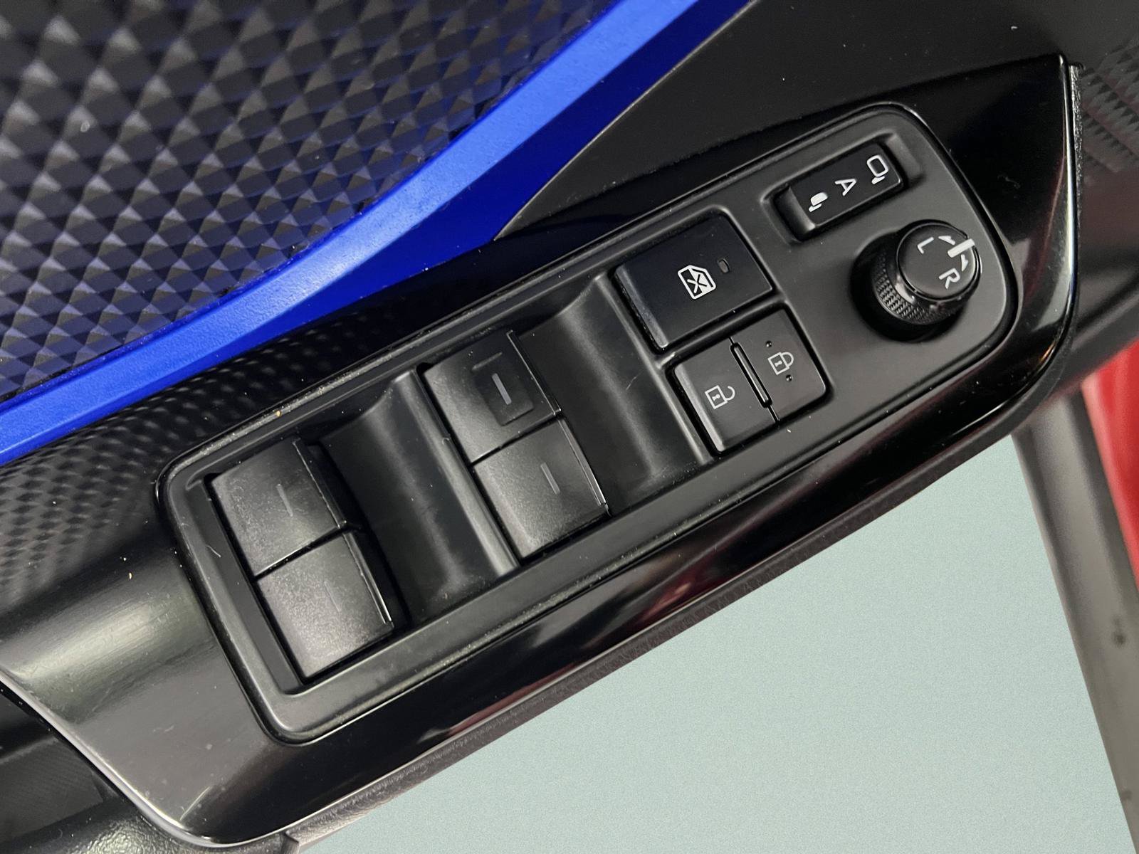 Used 2021 Toyota C-HR XLE FWD image 14