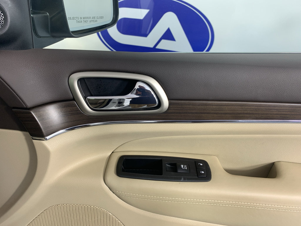 Used 2014 Jeep Grand Cherokee Overland image 41