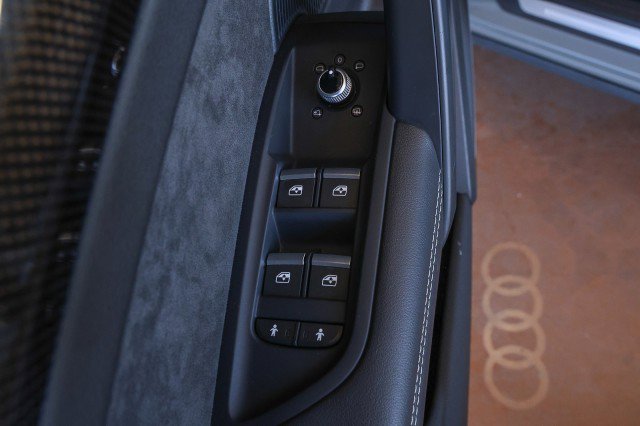 Used 2020 Audi SQ5 Premium Plus w/ Premium Plus Package image 29