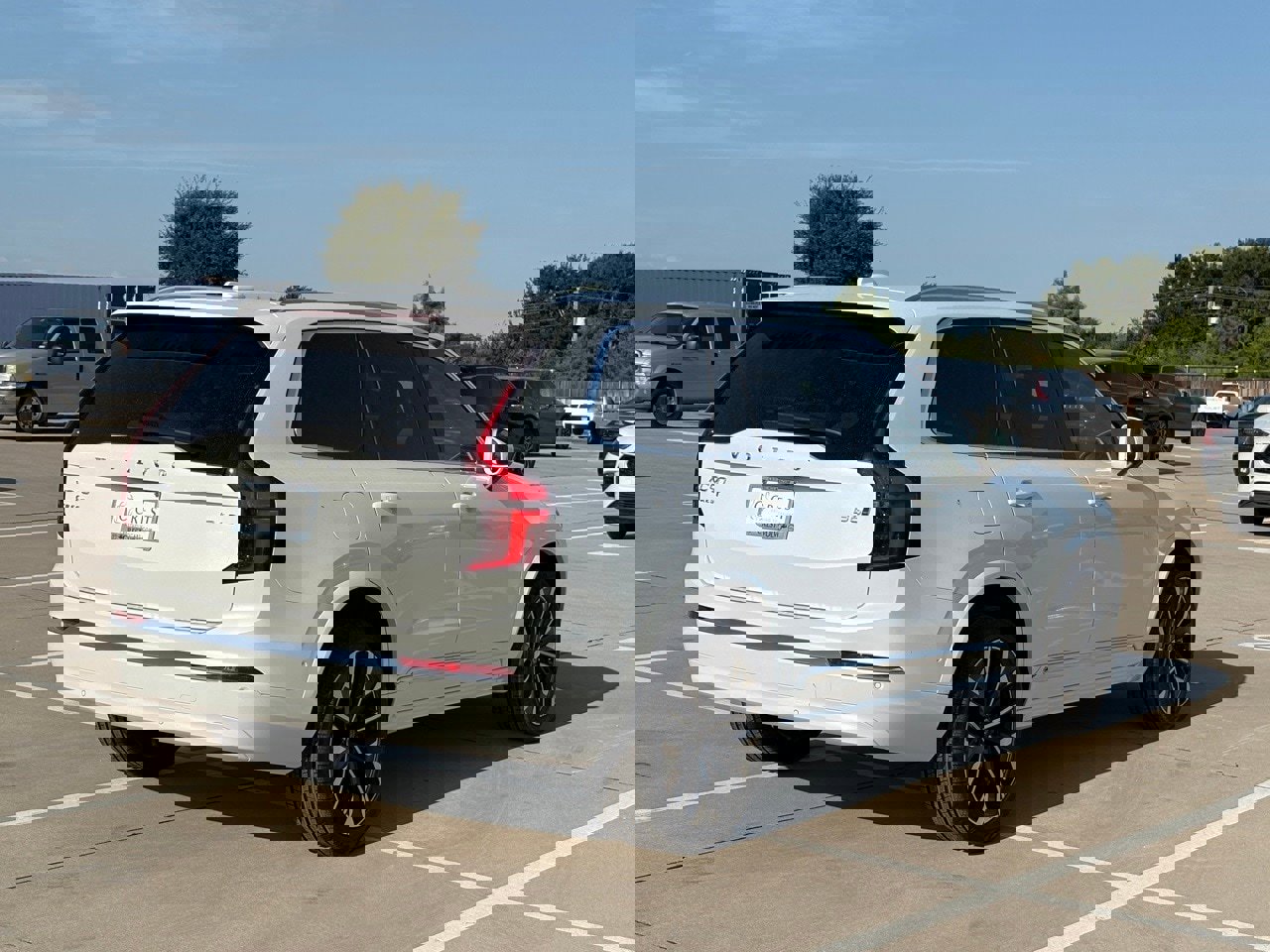 New 2026 Volvo XC90 B6 Plus w/ Protection Package Premier image 6