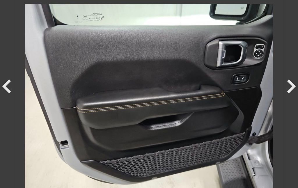 Used 2024 Jeep Wrangler Unlimited Sahara AWD/4WD image 8