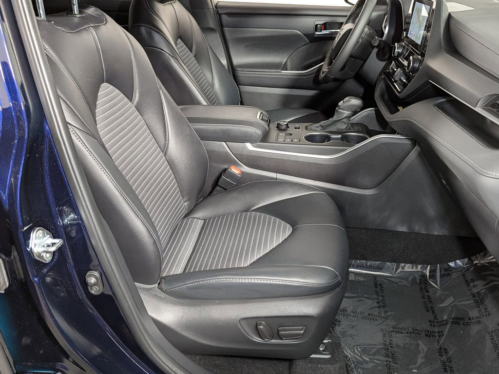 Used 2024 Toyota Highlander XSE image 33