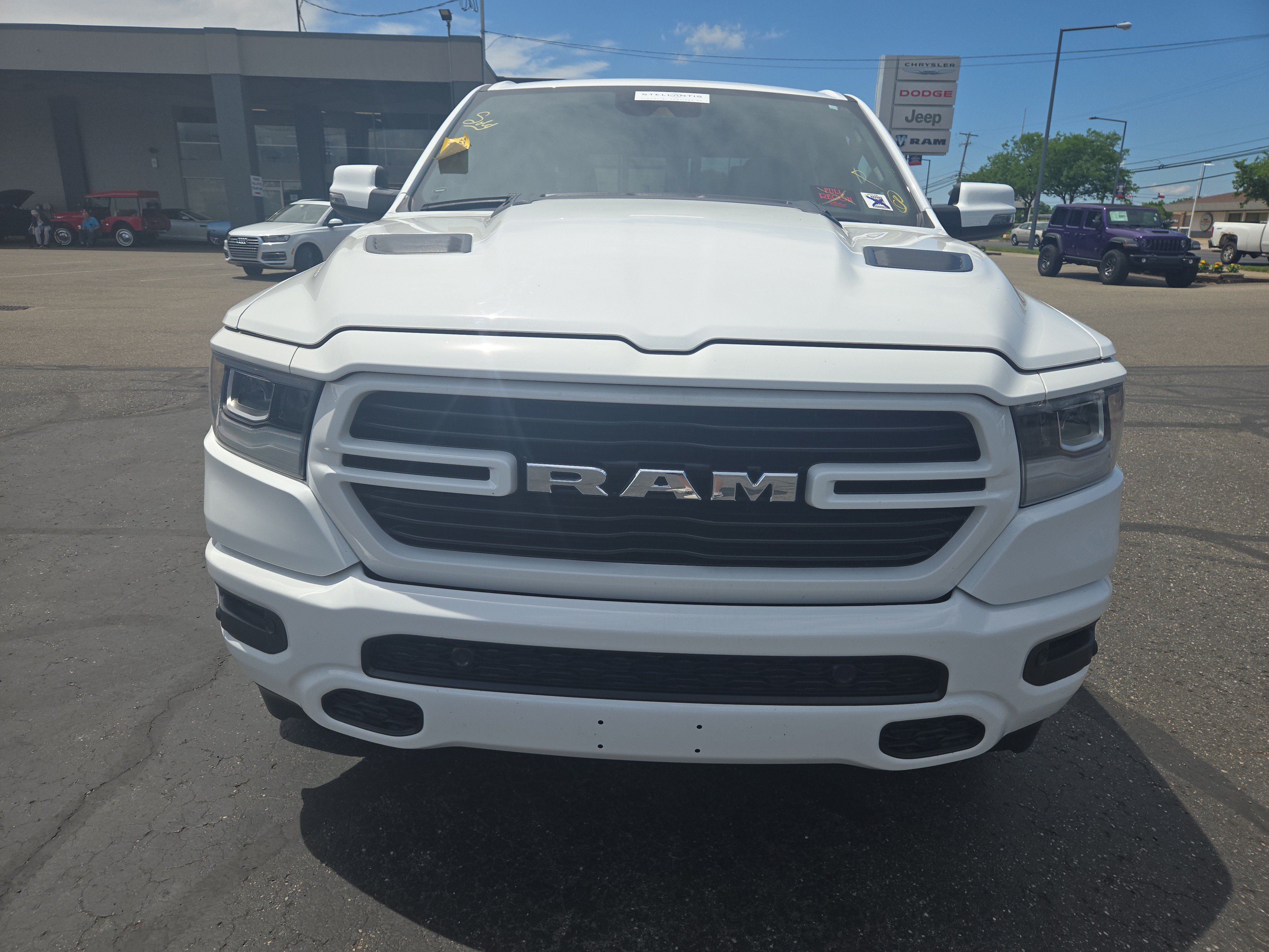 Used 2023 RAM 1500 Laramie AWD/4WD image 8
