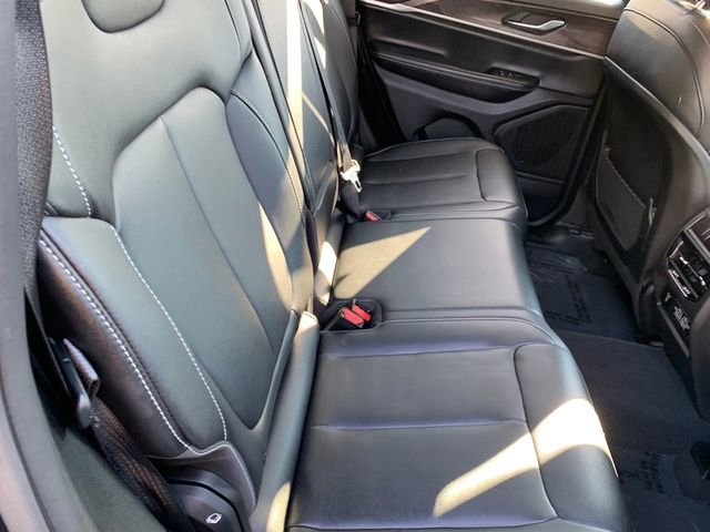 Used 2024 Jeep Grand Cherokee Limited w/ Black Appearance Package image 14