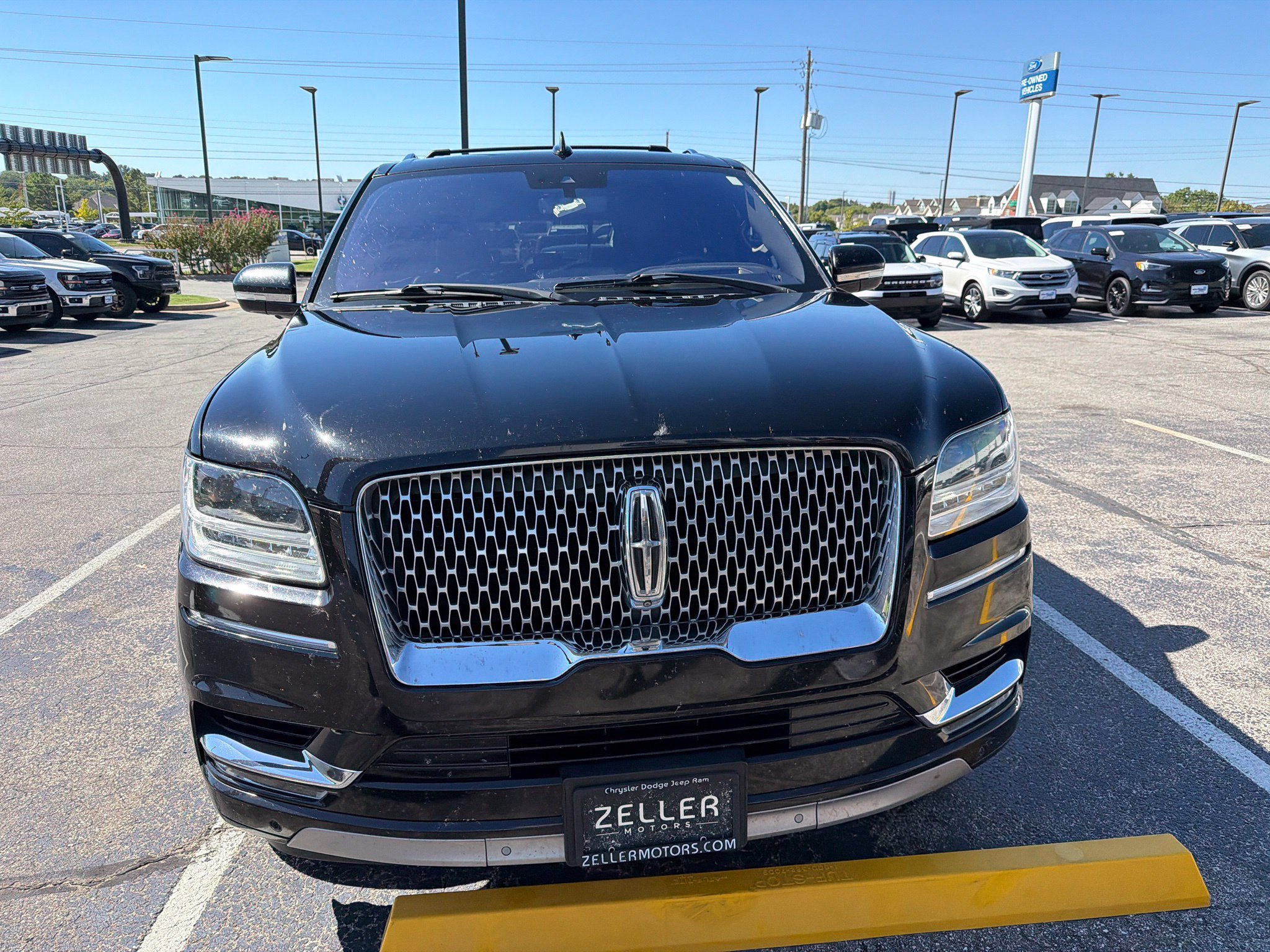 Used 2018 Lincoln Navigator L Reserve w/ Technology Package AWD/4WD image 2