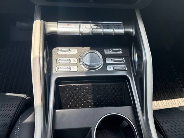 Used 2025 Lincoln Nautilus Reserve AWD/4WD image 11