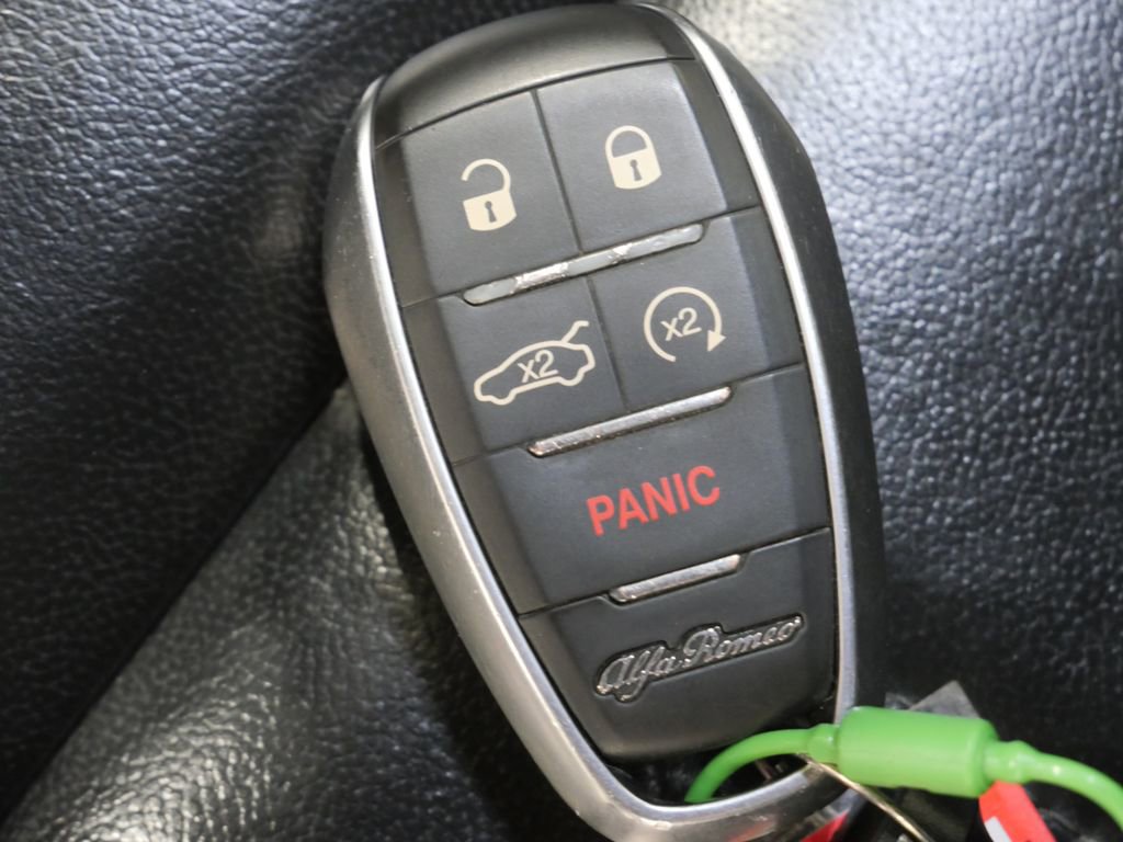 Used 2023 Alfa Romeo Giulia Sprint image 27