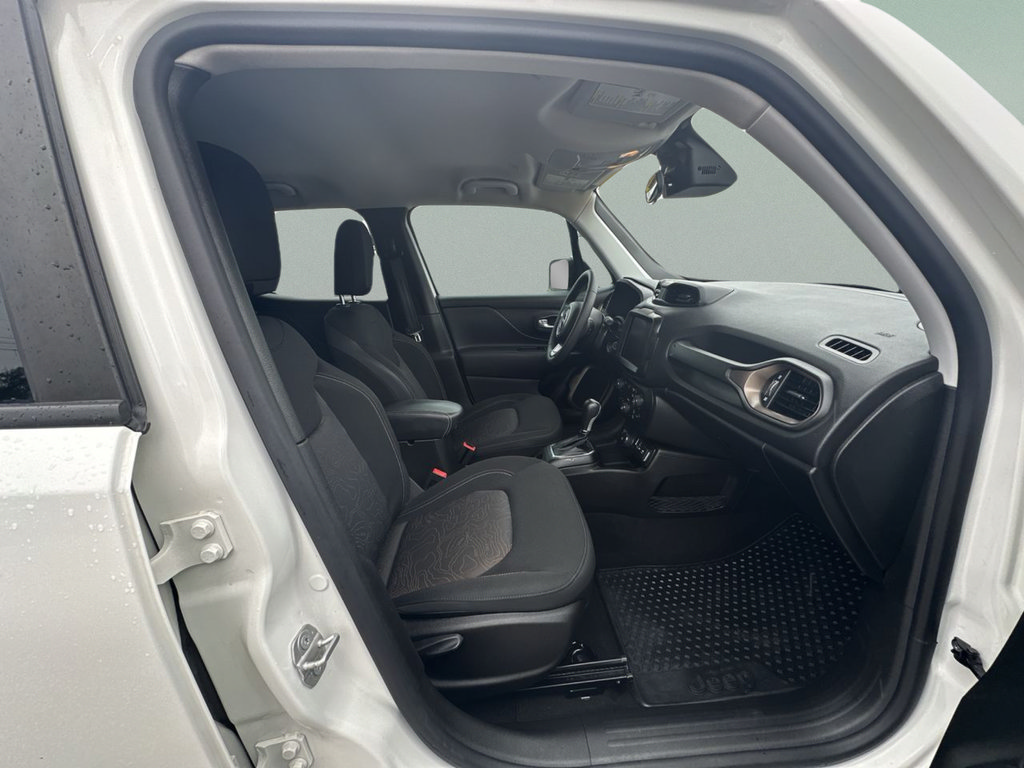 Certified 2023 Jeep Renegade Latitude AWD/4WD image 35