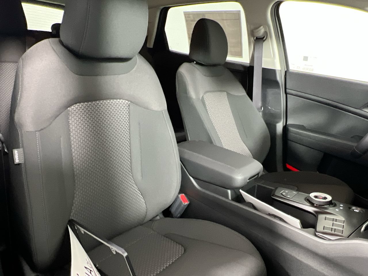 New 2027 Kia Sportage LX FWD image 32
