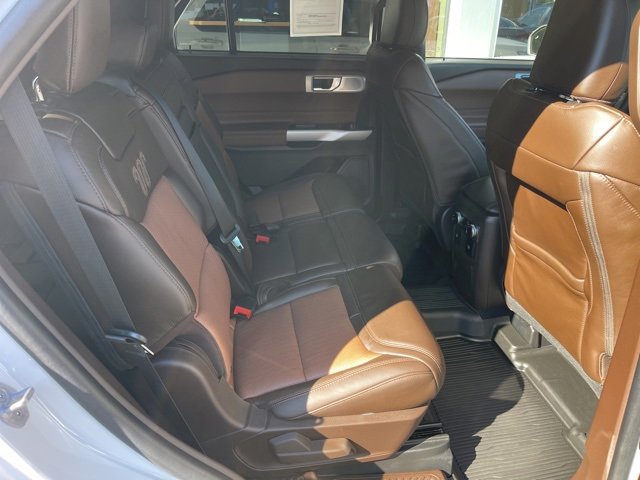 Used 2022 Ford Explorer King Ranch w/ Premium Technology Package image 9