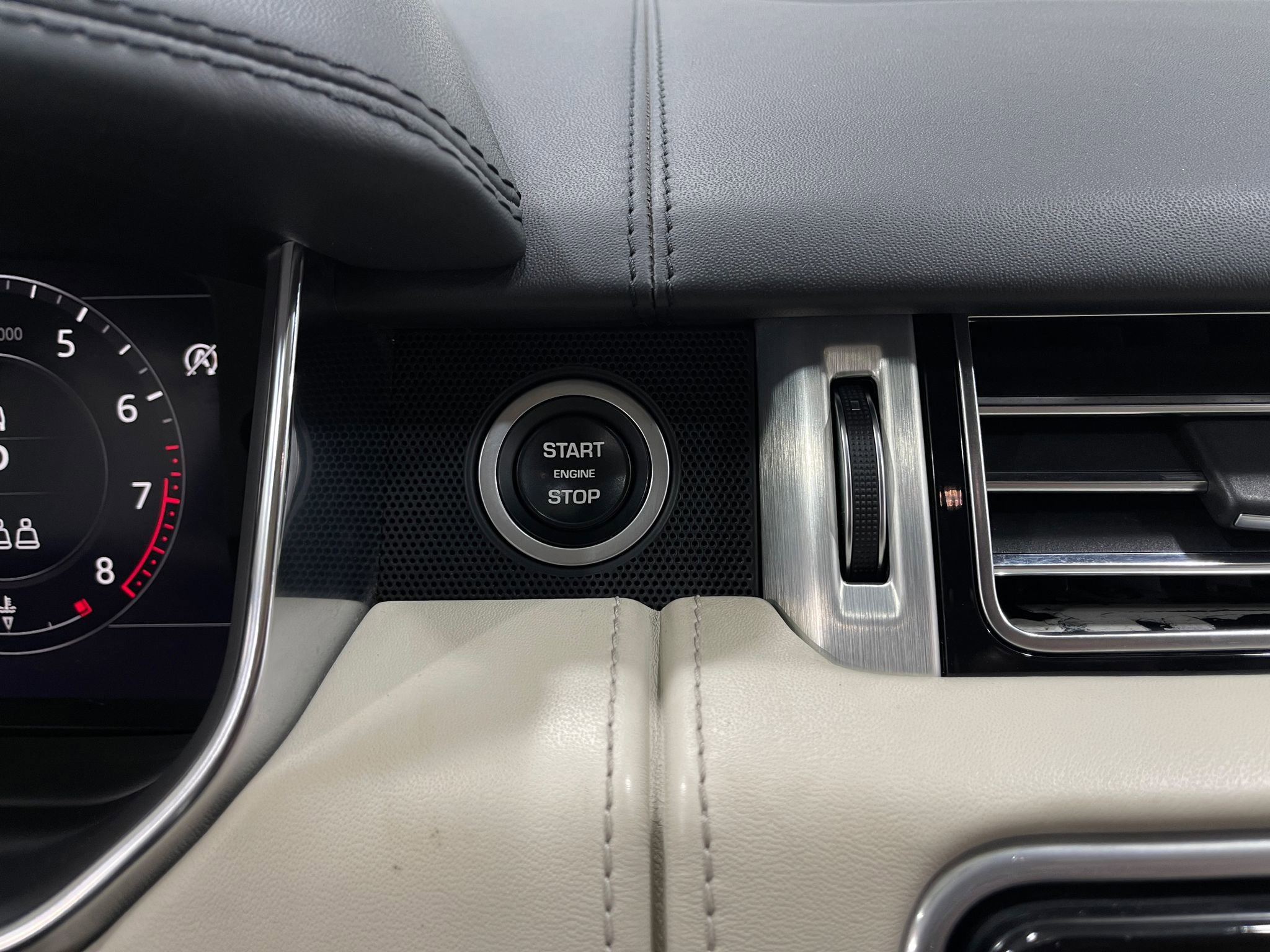 Used 2019 Land Rover Range Rover Autobiography AWD/4WD image 21