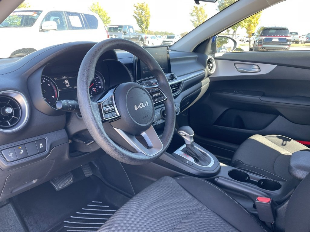 Used 2024 Kia Forte LXS w/ LXS Technology Package image 9