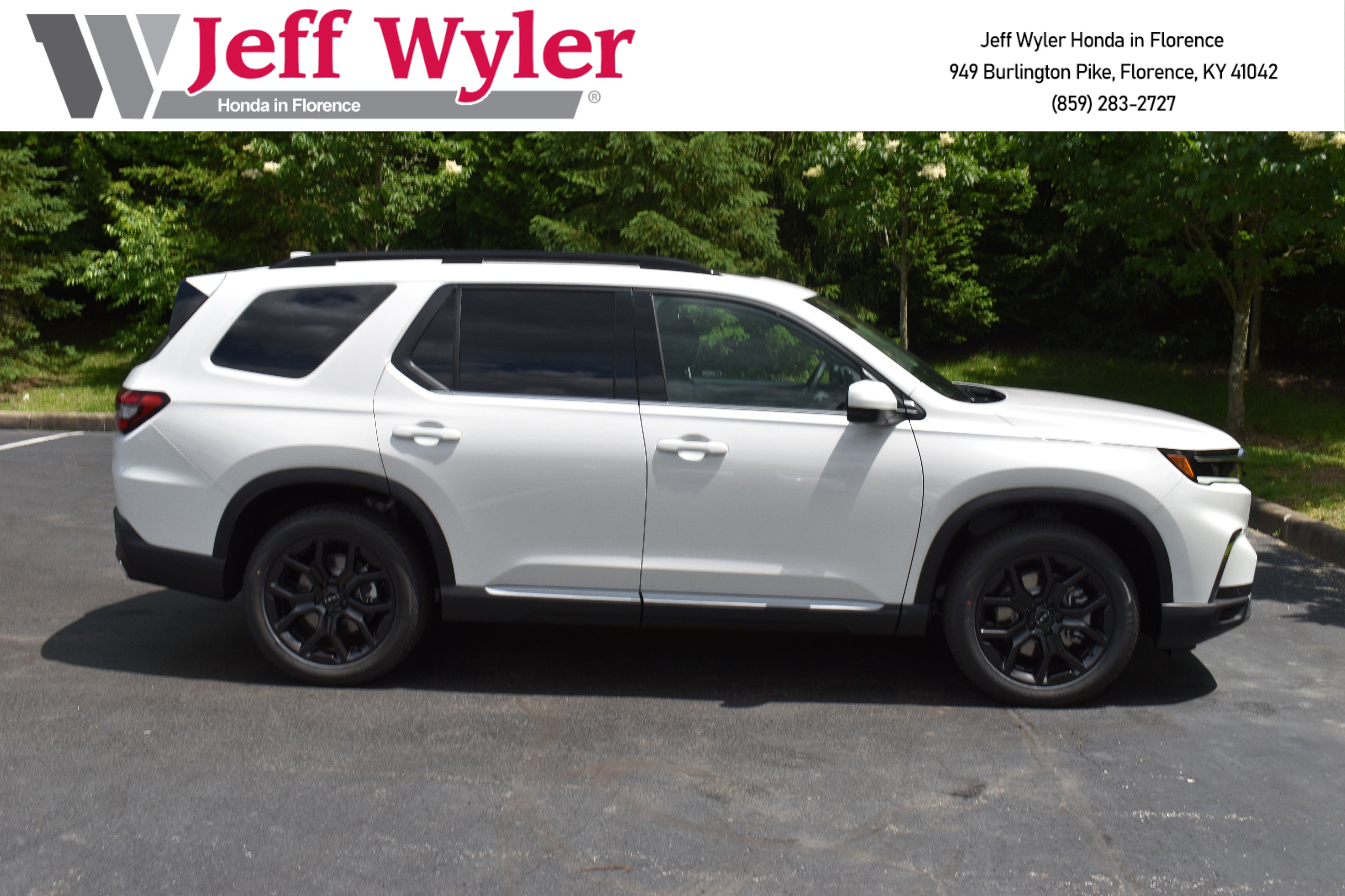 New 2025 Honda Pilot Touring image 9