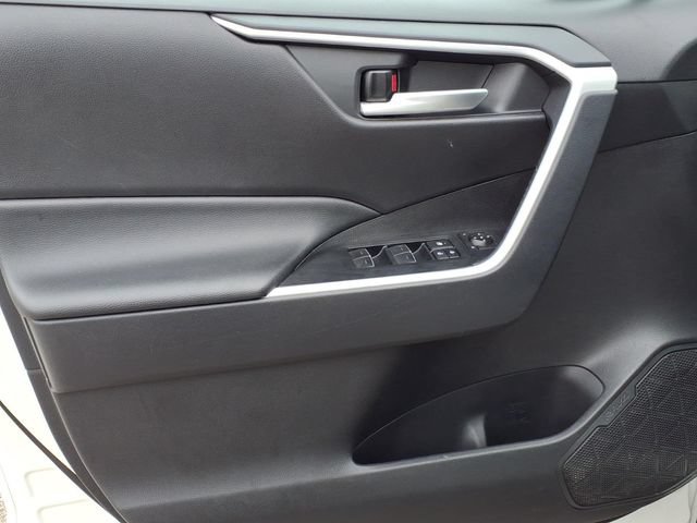Used 2025 Toyota RAV4 XLE FWD image 14