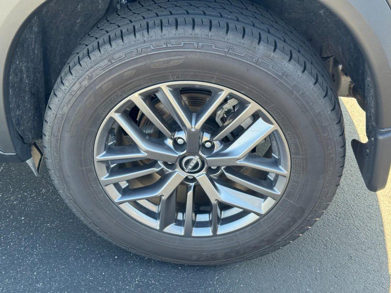 Used 2023 Nissan Rogue S image 7