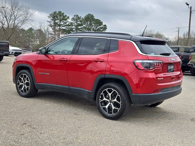 Used 2025 Jeep Compass Limited AWD/4WD image 10