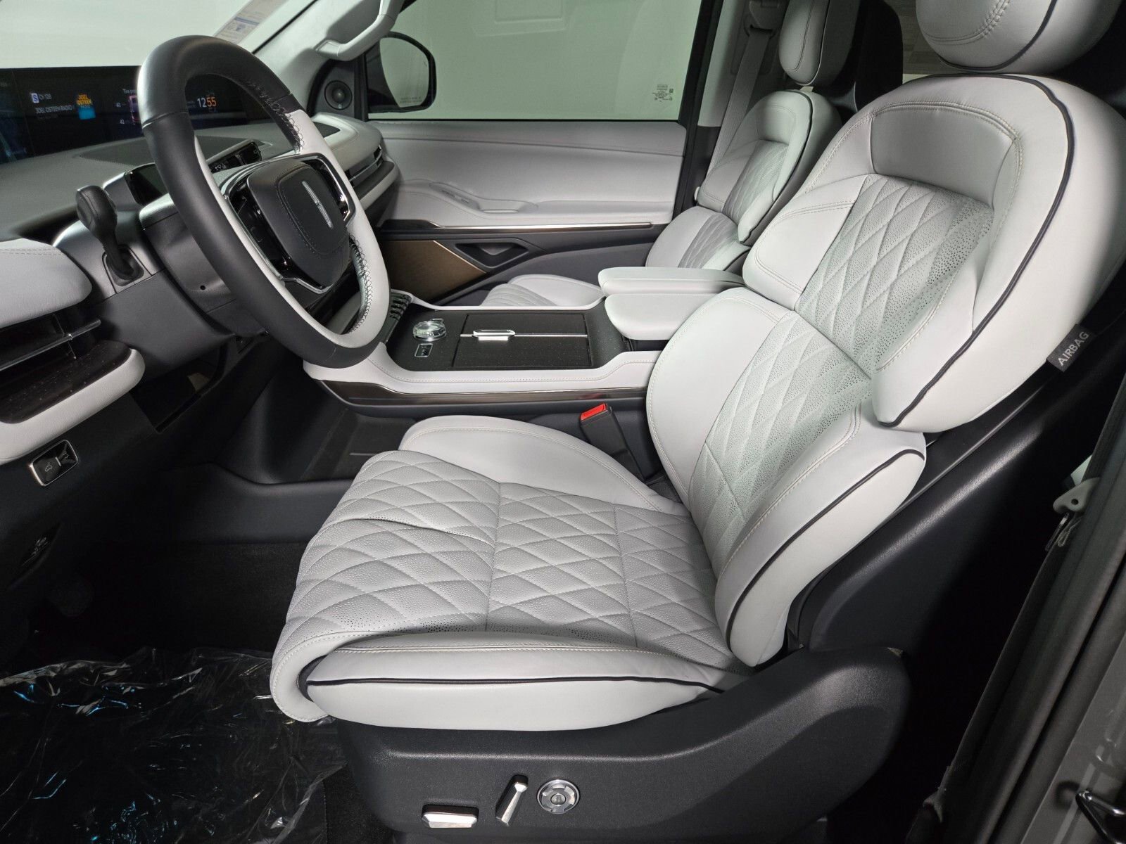 New 2026 Lincoln Navigator Black Label image 13