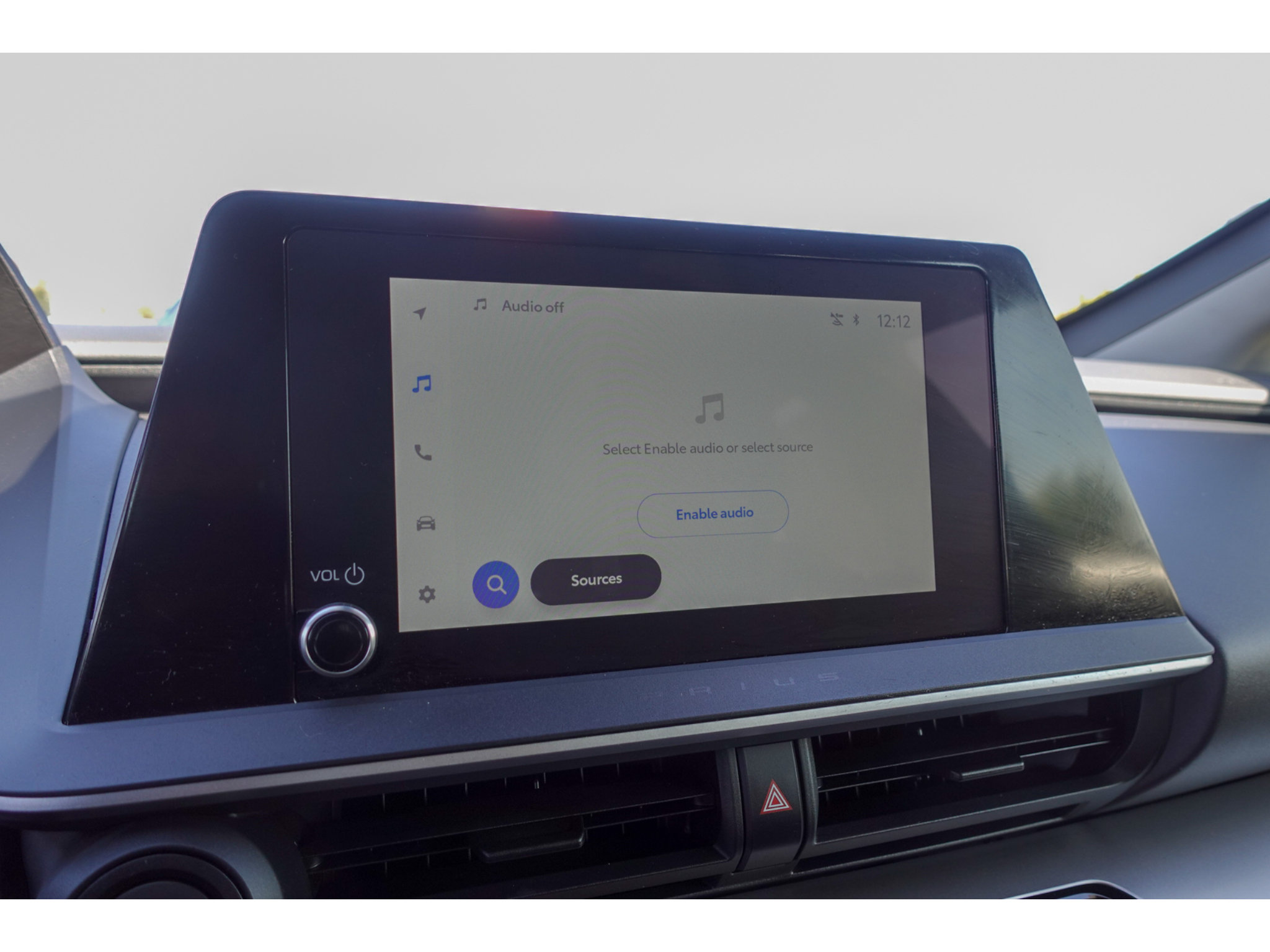 Certified 2025 Toyota Prius LE FWD image 17
