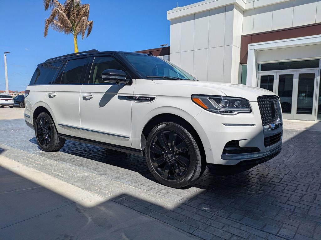 Certified 2023 Lincoln Navigator Black Label image 3