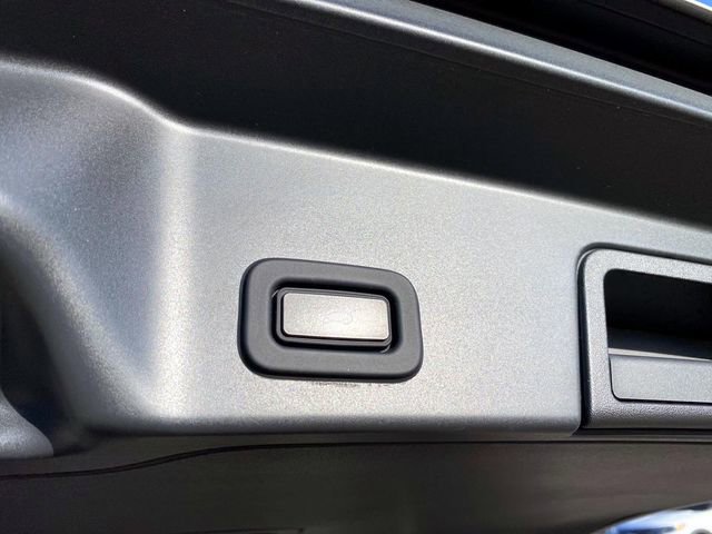 Used 2020 Land Rover Range Rover Evoque First Edition image 7