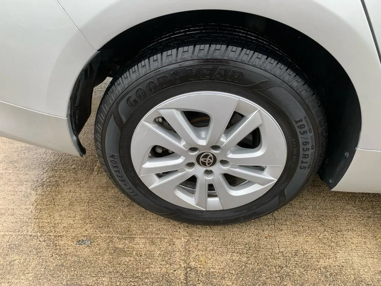 Used 2017 Toyota Prius Two FWD image 24