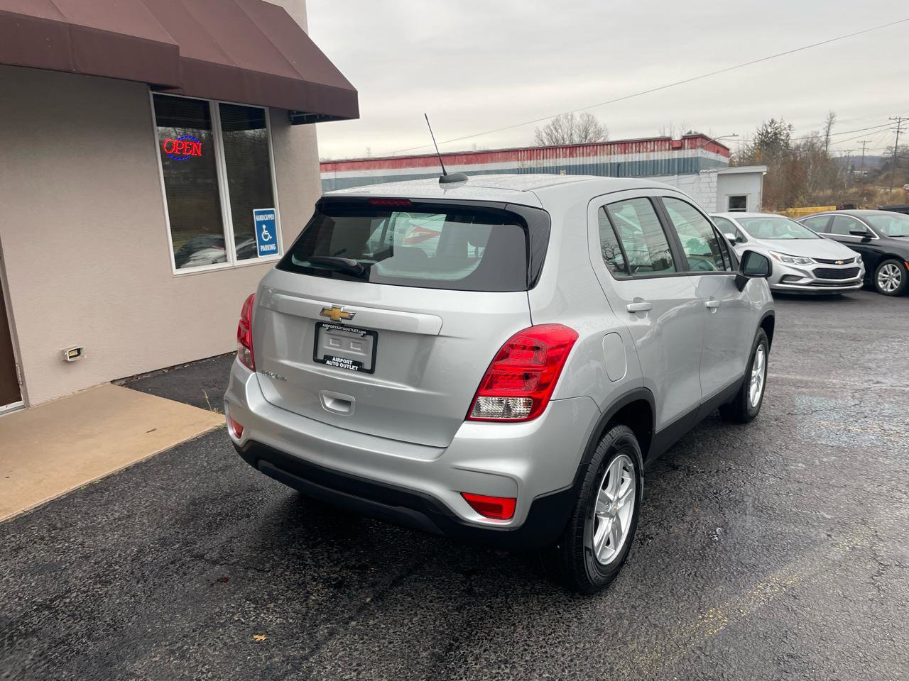 Used 2018 Chevrolet Trax LS AWD/4WD image 6
