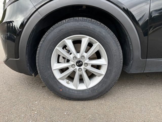 Used 2019 Kia Sorento LX image 9