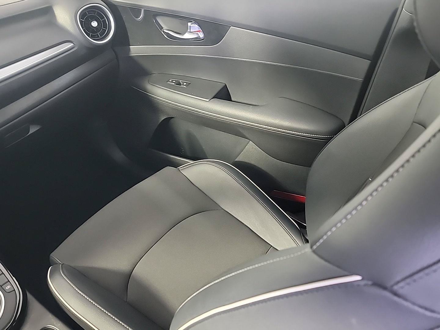 Certified 2023 Kia Forte GT-Line w/ GT-Line Premium Package FWD image 21