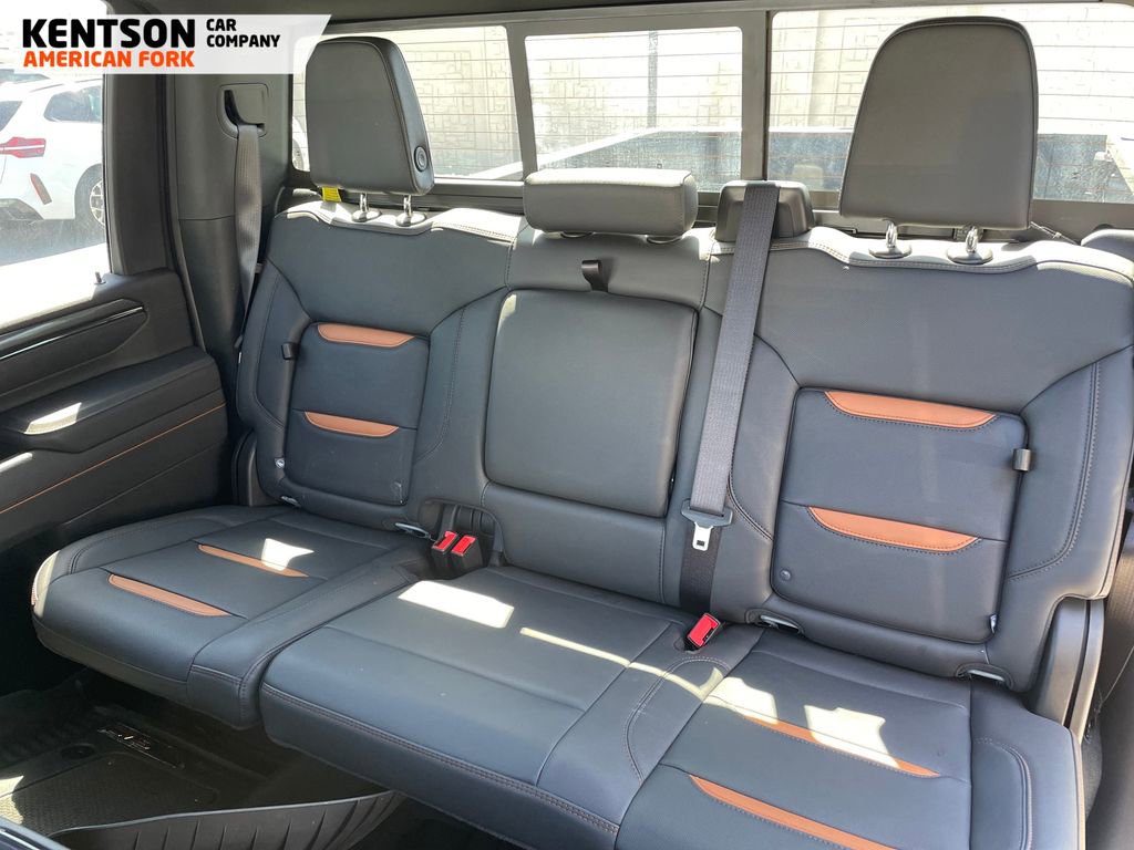 Used 2025 GMC Sierra 2500 AT4 w/ Technology Package AWD/4WD image 38