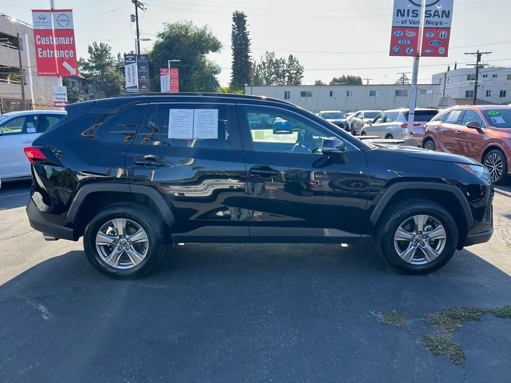 Used 2025 Toyota RAV4 XLE FWD image 9