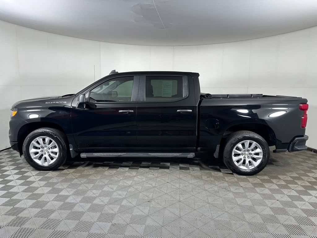 Used 2024 Chevrolet Silverado 1500 Custom RWD image 2