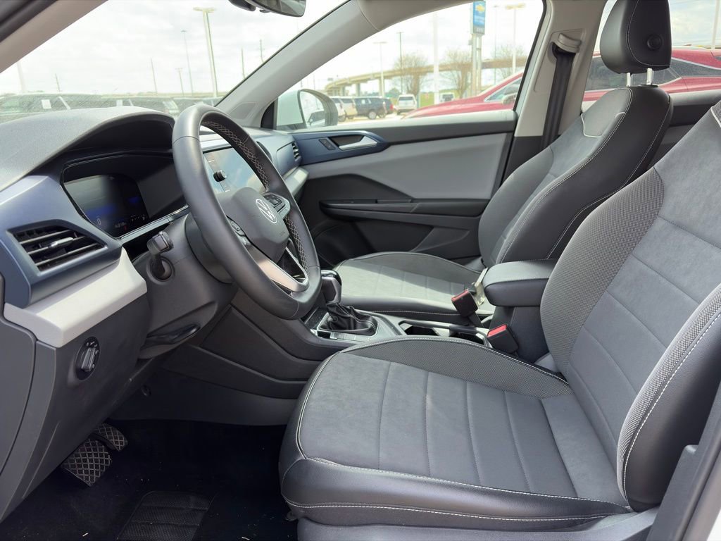 Used 2023 Volkswagen Taos SE FWD image 14