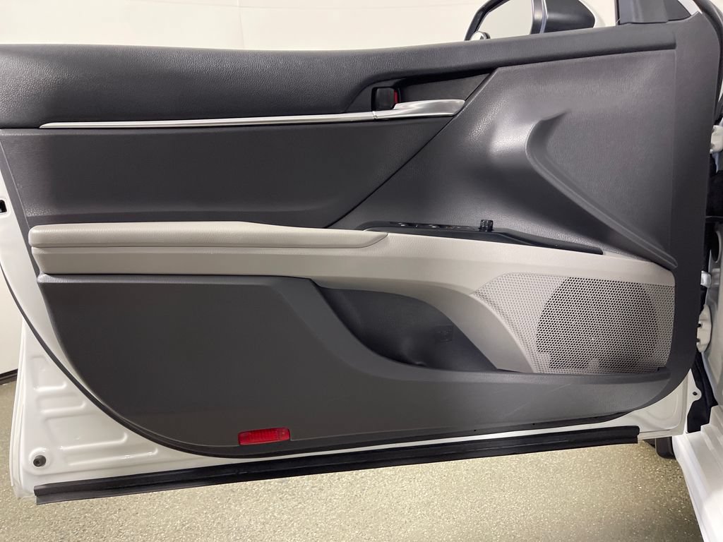 Certified 2020 Toyota Camry SE FWD image 17