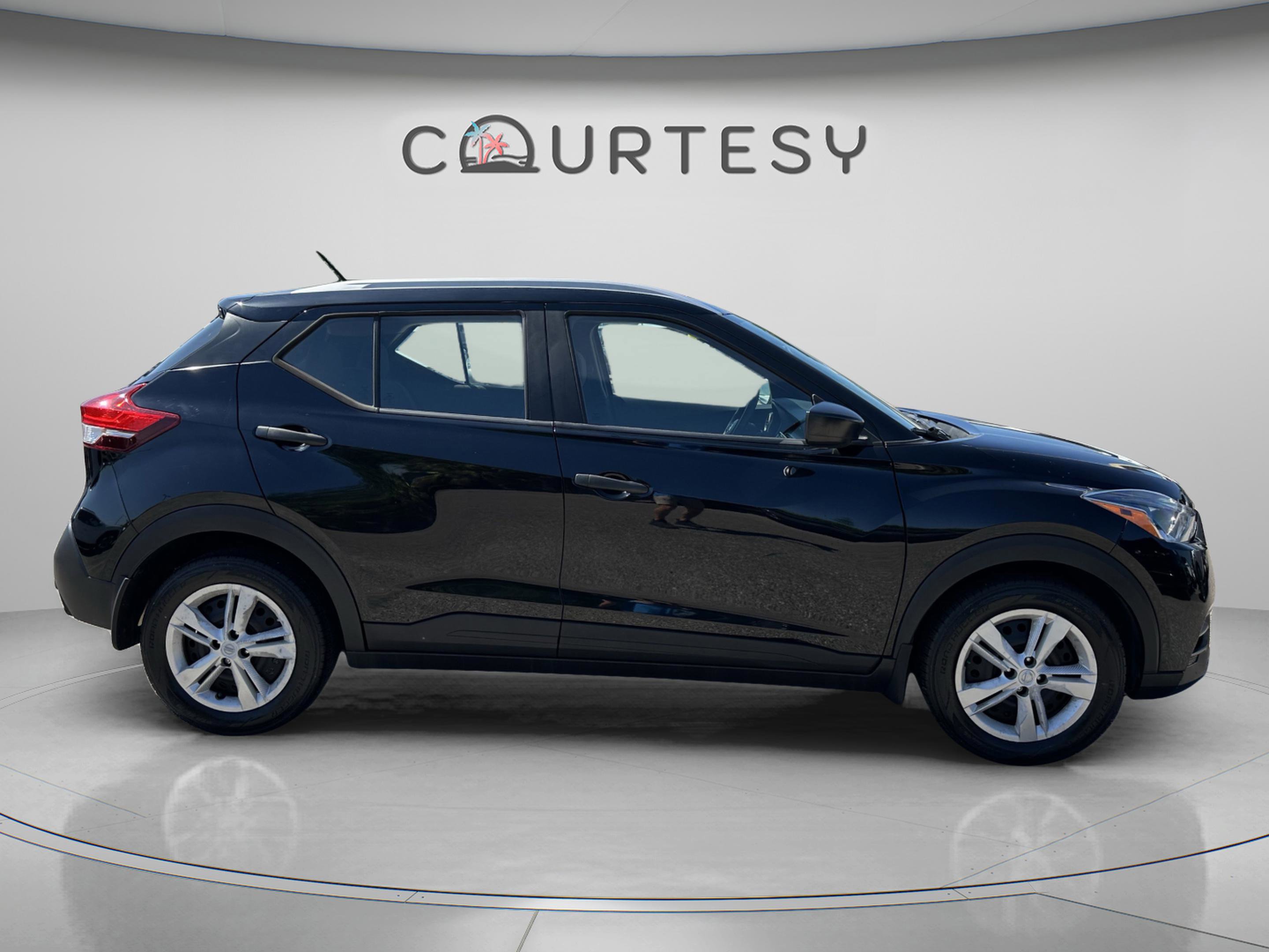 Used 2018 Nissan Kicks S FWD image 12