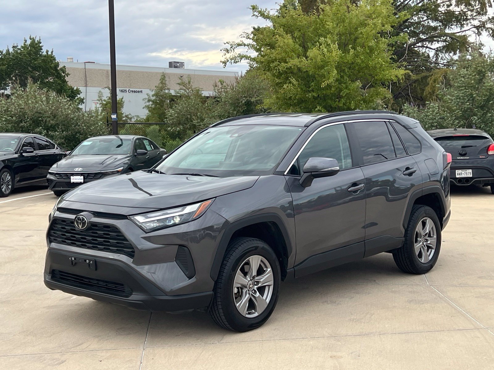 Used 2025 Toyota RAV4 XLE FWD image 5