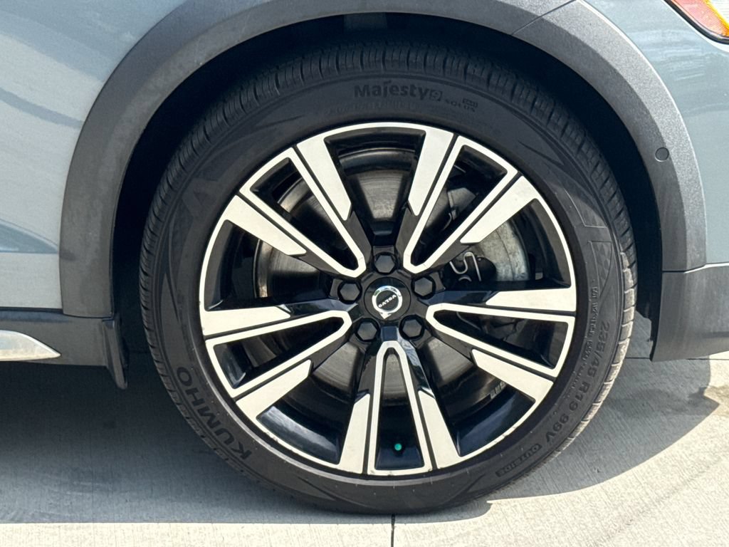 Used 2022 Volvo V60 T5 Cross Country w/ Lounge Package AWD/4WD image 11