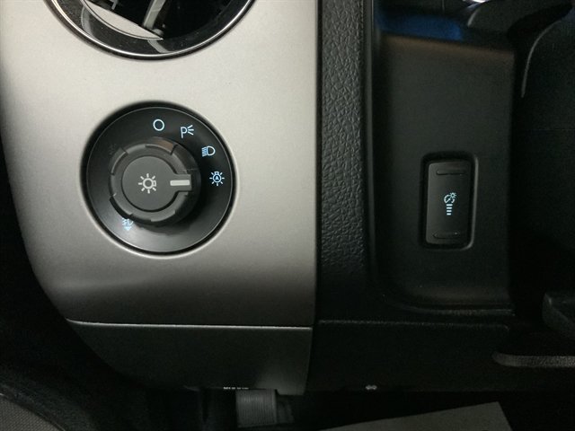 Used 2017 Ford Expedition XLT AWD/4WD image 25